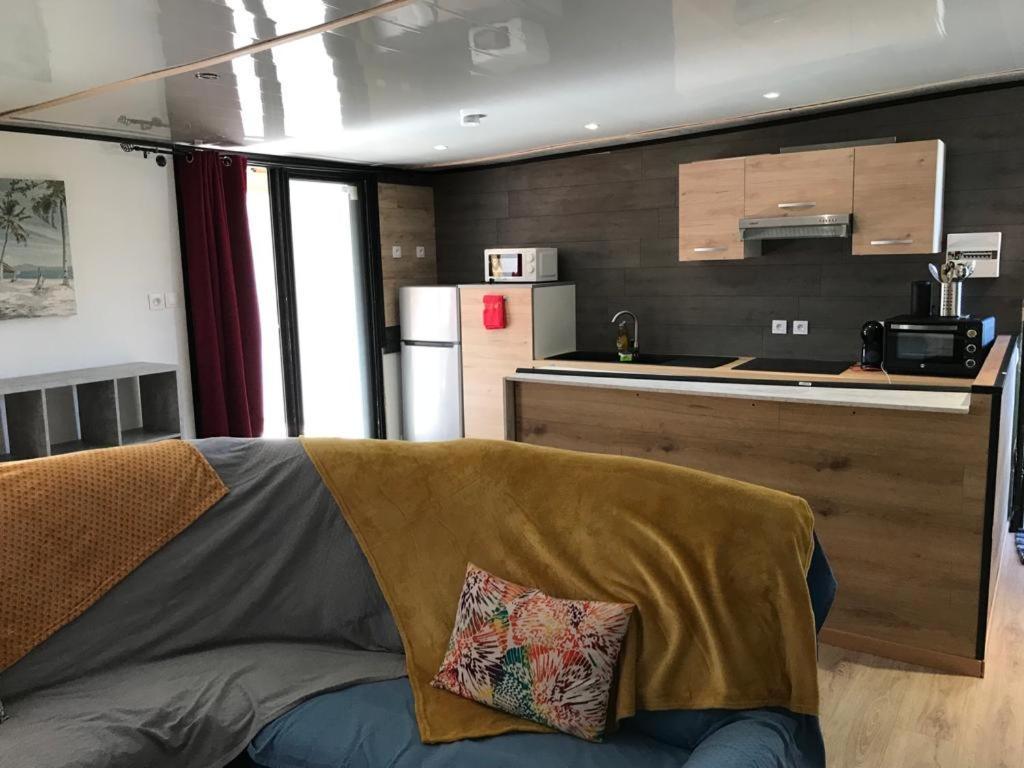 Appartement Le Flamboyant avec piscine chauffée 30° et Jacuzzi à Saint-André Extérieur photo