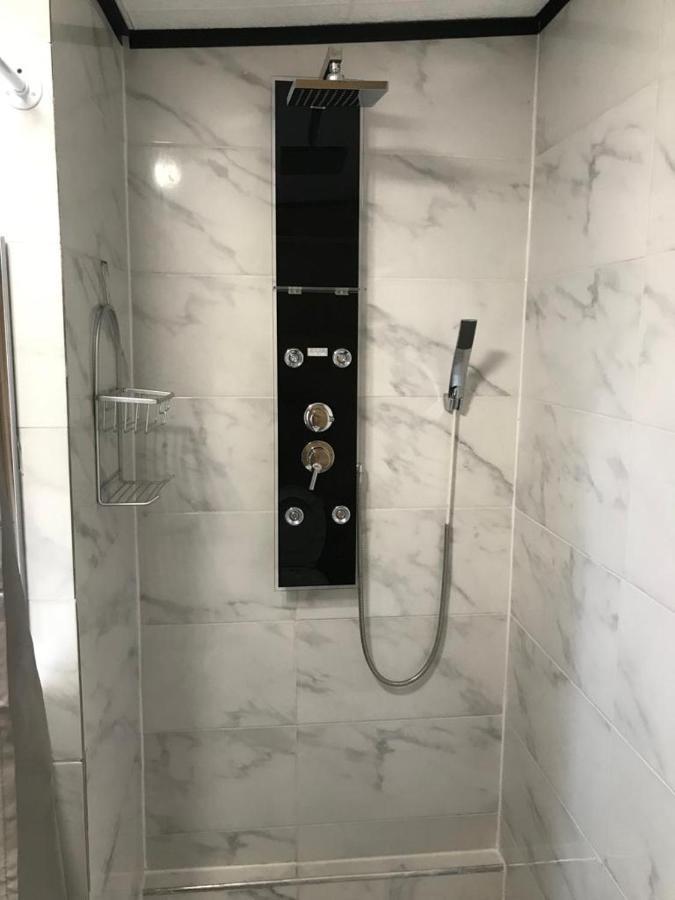 Appartement Le Flamboyant avec piscine chauffée 30° et Jacuzzi à Saint-André Extérieur photo