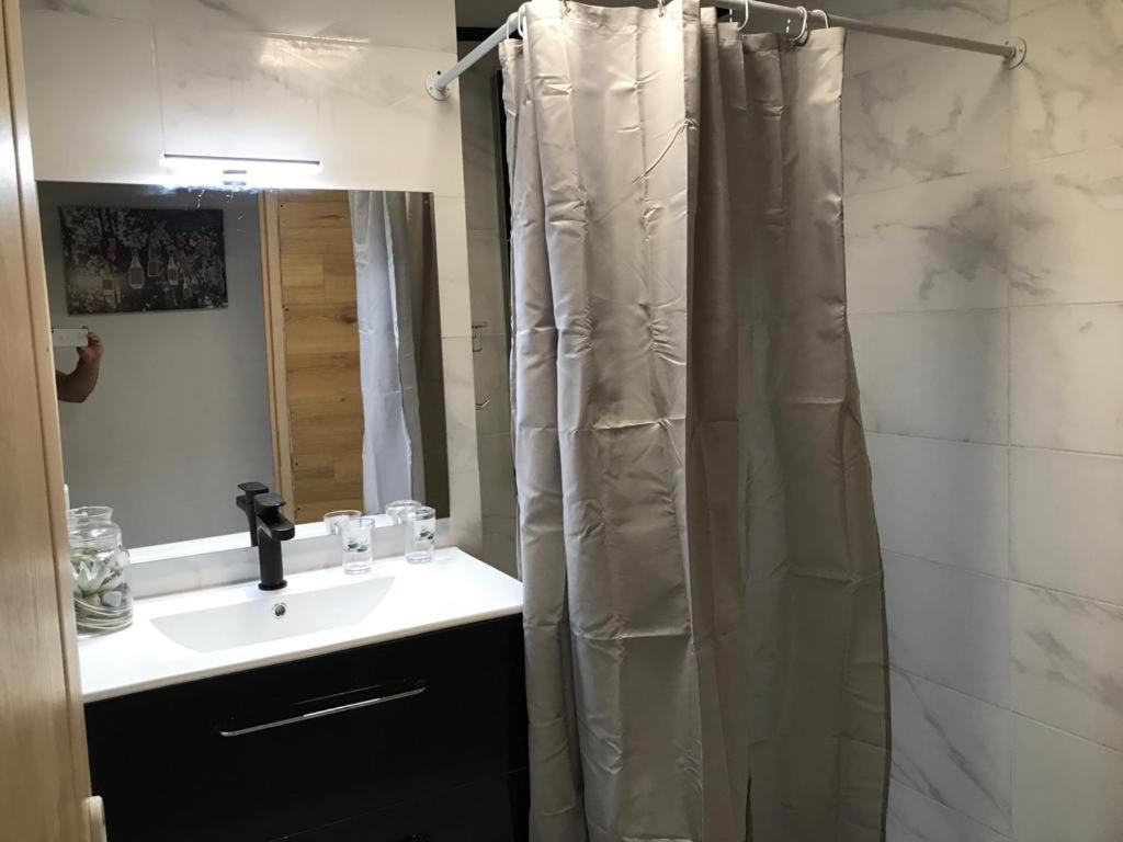 Appartement Le Flamboyant avec piscine chauffée 30° et Jacuzzi à Saint-André Extérieur photo