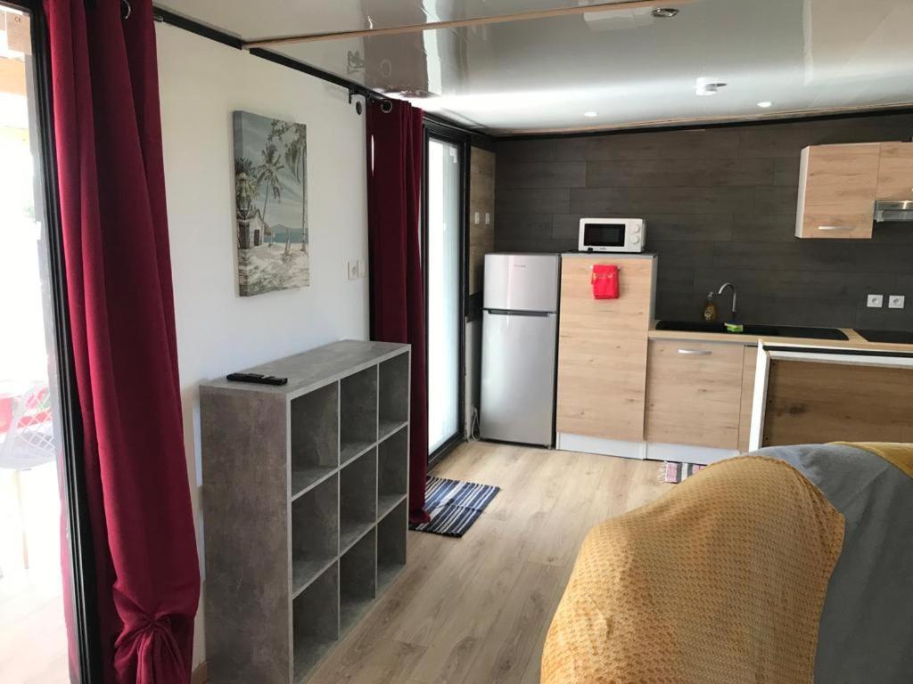 Appartement Le Flamboyant avec piscine chauffée 30° et Jacuzzi à Saint-André Extérieur photo